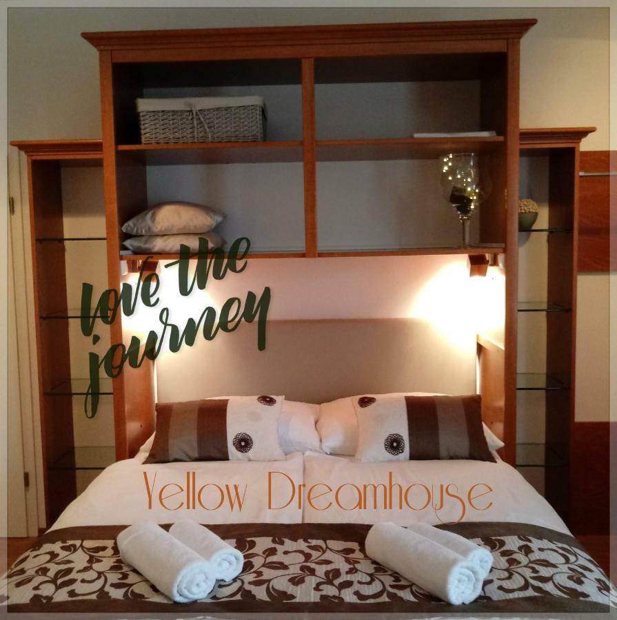 Yellow Dreamhouse ポストイナ エクステリア 写真